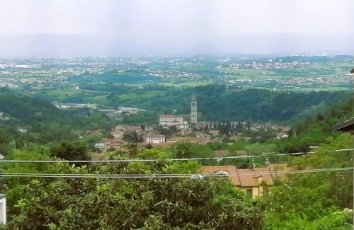 Fregona Apartment | Nico's Nest 5 minutes from Caglieron Caves at the foot of Cansiglio forest