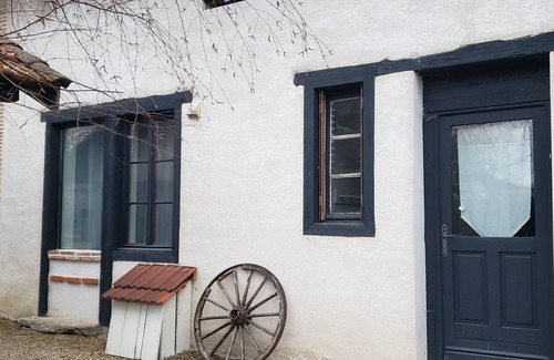 Foissiat Apartment | Nid Douillet Dans une Ferme Bressane