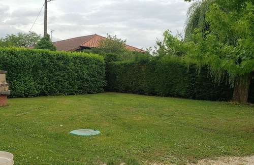 Foissiat Apartment | Nid Douillet Dans une Ferme Bressane