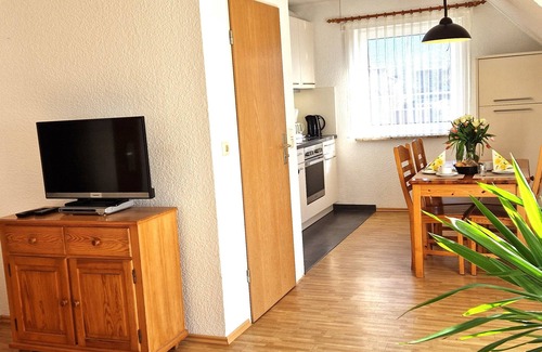 Norddeich Apartment | Niedliche Ferienwohnung OG für 4 Pers.+baby -ca. 60 m² im Zentrum von Norddeich