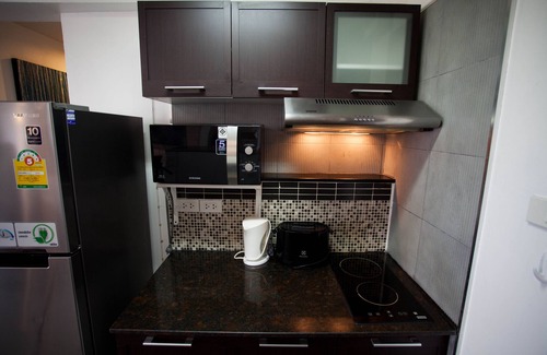 Chang Khlan Apartment | Night Bazaar Road-DELUXE 1BR 13th F Work-From-Home w/Fully Fitted Kitchen