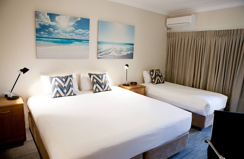 Urangan Resort | Nightcap at Kondari Resort