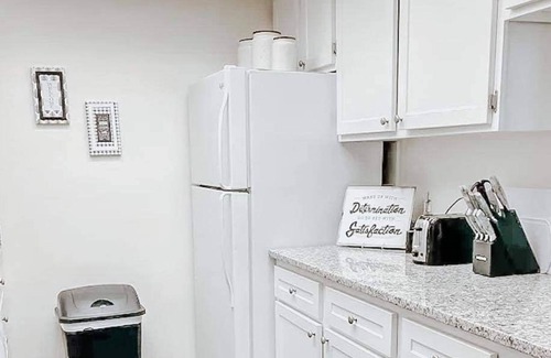 Downtown Detroit Apartment | Nightlife/ Water View w/ King bed