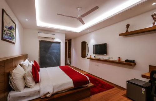 Sector 39 Hotel | Nikko Premier - Near Medanta Hospital