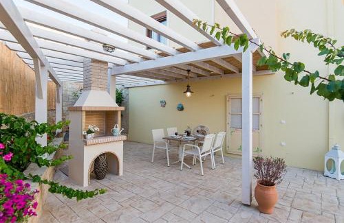 Roussospiti Villa | Νikolaos Villa with Private Pool, Playground & BBQ