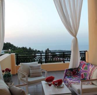 Roussospiti Villa | Νikolaos Villa with Private Pool, Playground & BBQ