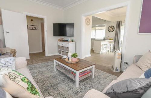 Orange House | Nile Cottage Cosy & Convenient, Close to CBD