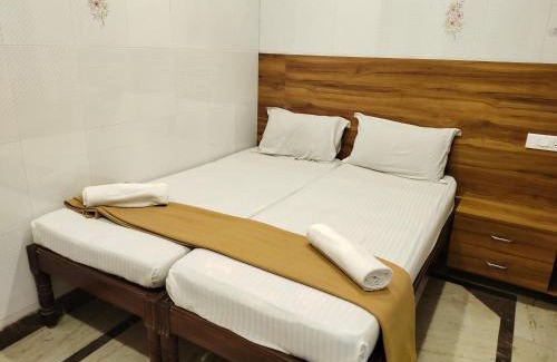 Raja Annamalai Puram Hotel | Nile Guest House