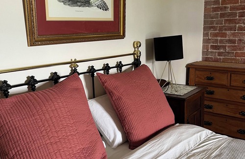 Eglinton Other | Nilgiri Cottage is self contained, quiet and comfortable, 10 mins from Bathurst.