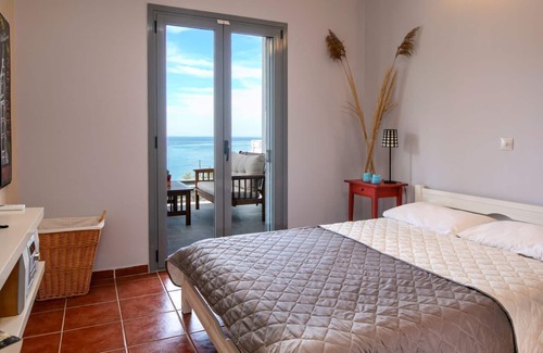 Nea Styra House | Nimporio Renidora Getaway - Private Seaview Oasis