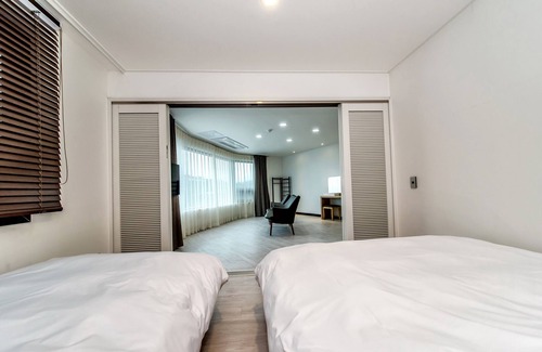 Songsan-dong Hotel | Nine Boutique Hotel