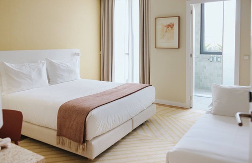 Ponta Delgada Hotel | NINE DOTS Azorean Art Boutique Hotel