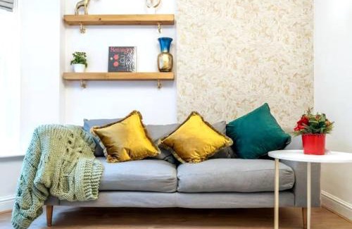 West Kensington Apartment | Niru Experience Urban Escape Retreat