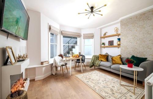 West Kensington Apartment | Niru Experience Urban Escape Retreat
