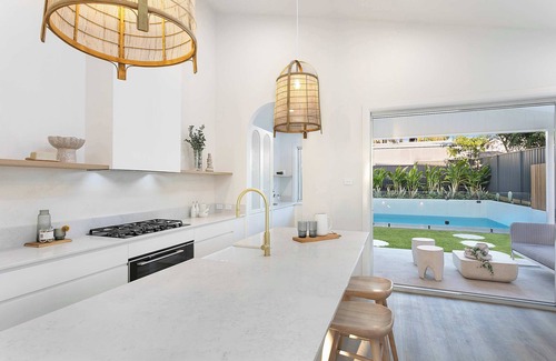 Long Jetty House | Nirvana -Mineral Swimming Pool, close to Beaches