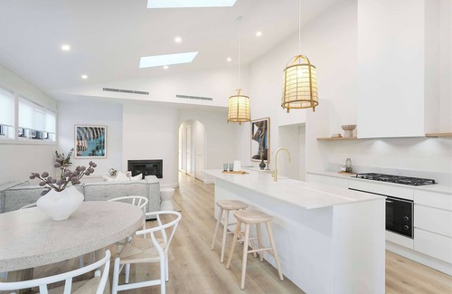 Long Jetty House | Nirvana -Mineral Swimming Pool, close to Beaches