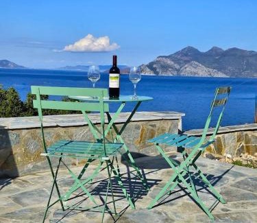 Dryopi House | NISIDA Resort & Meditation center - Adult only