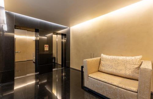 San Babila Apartment | NJ Hotels & Apartments San Pietro all'orto 6