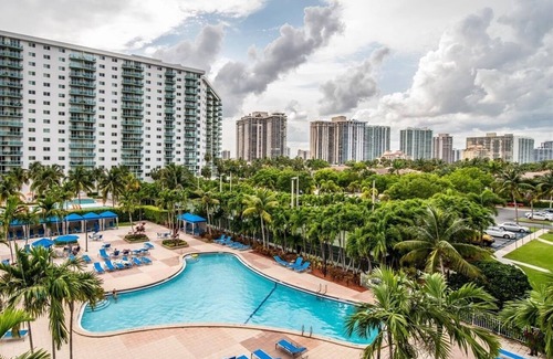 Golden Beach Condo | nMiami CONDO Family-Friendly Beach Condo w/Full Kitchen, Aventura Mall