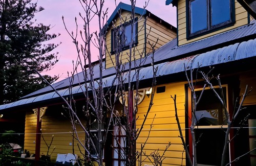 Katoomba House | No.14 - Unique Blue Mountains Home Away from Home