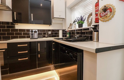 Prestatyn Cottage | NO 2 EMPORIUM APARTMENTS, pet friendly in Prestatyn