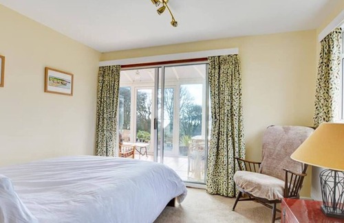 Wiseman's Bridge House | No 2 Sea View in Saundersfoot