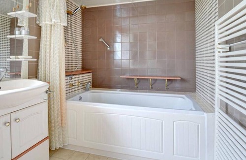 Wiseman's Bridge House | No 2 Sea View in Saundersfoot