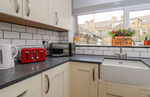 Harrogate Cottage | NO. 21, pet friendly, character holiday cottage in Harrogate