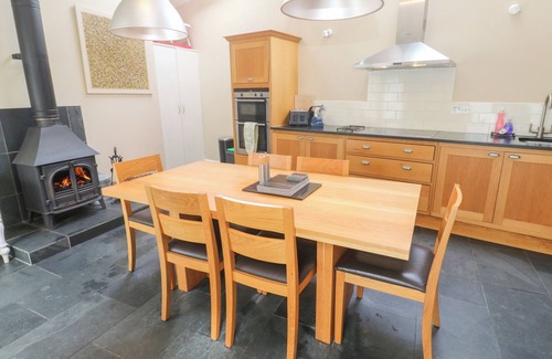 Crantock Cottage | NO 3 THE HINGES, pet friendly, country holiday cottage in Crantock