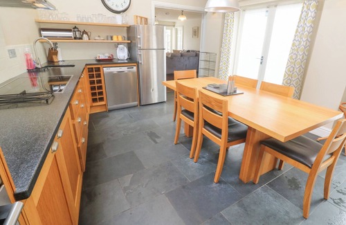 Crantock Cottage | NO 3 THE HINGES, pet friendly, country holiday cottage in Crantock