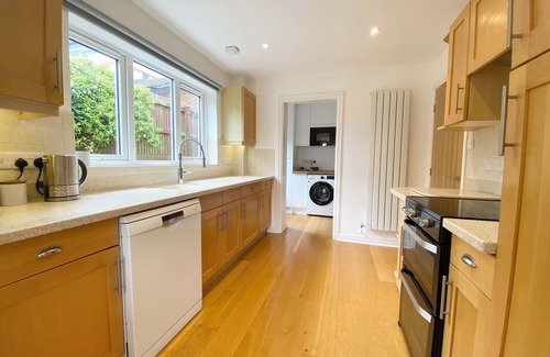 Falmouth House | No.48 Falmouth - 10 minutes walk to the beach (Sleeps 4)