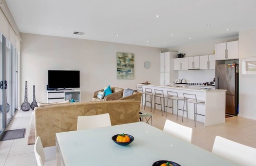 Hayborough Apartment | No 7 Summer Salts- 294 Port Elliot Rd, Hayborough