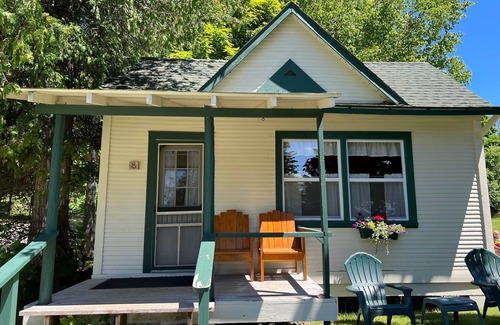Cedarville Cabin | No. 8 Cabin - Les Cheneaux Landing