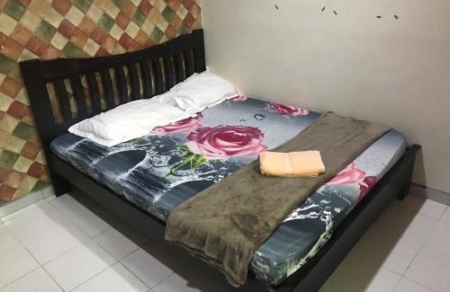Lumut House | No 96 Nazirin Homestay Lumut