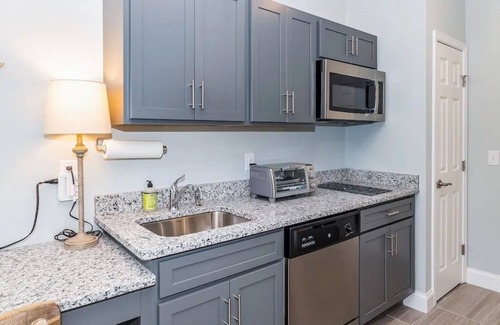 Southport Condo | No Cleaning Fee - Condo With Waterfront Pool/Beach