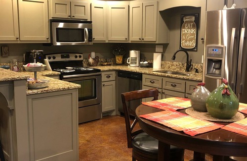 Corinth Apartment | NO PETS. fully furnished, sleeps four. Beautiful retreat and close to town.