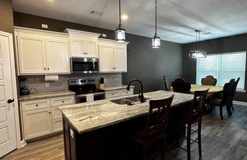 Conway House | No Stress - On Round Mountain