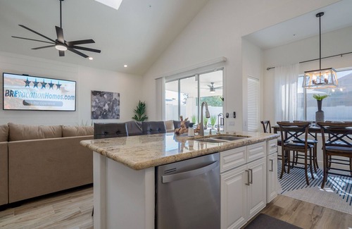 Central Scottsdale House | NO TAX! Stunning$100K+Remodel! Perfect QuietLocation,HtdPool,Spa,BBQ,FirePit,SUV