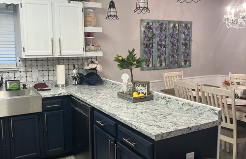 Pigeon Forge House | No winding road to travel. WE HAVE A OTHER HOUSES 3 DOORS APART ID: 1603900