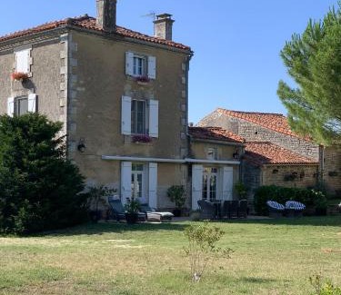 Tuzie House | NO5 Chambre D'hotes