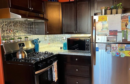 Nob Hill House | Nob Hill’s Casa Flamingo: King & Queen beds, Safe, Prime Location, Large Yard.