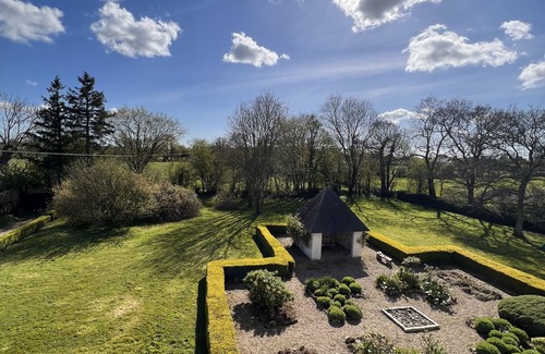 Picauville House | Nobleman’s Manor House in rural Normandy. Sleeps 14