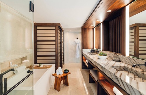 Mid Beach Resort | Nobu Hotel Miami Beach