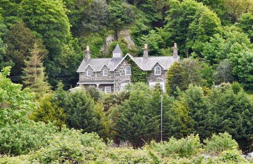 Harlech House | Noddfa