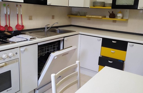 Levanto Apartment | NOEMI APARTMENT "5 TERRE PARADISE": FREE WI FI, PRIVATE CAR PARK, FREE BIKES