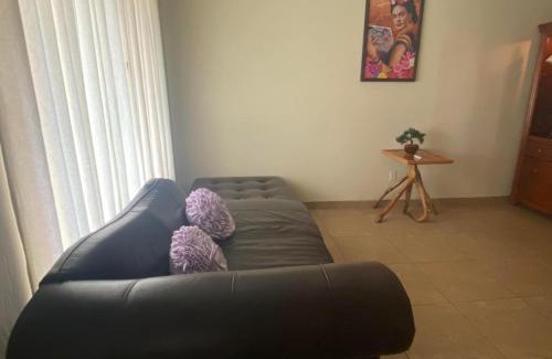 Greenacres Apartment | nogal ave 21st