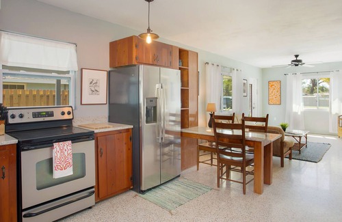 Laurel Cottage | Nokomis Beach Bungalow