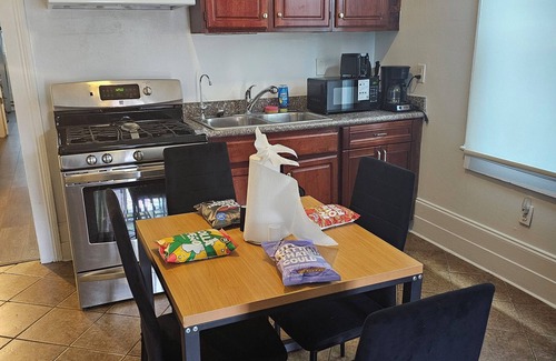 Seventh Ward House | NOLA, 2-bedroom, 5 bed, 2mi from Bourbon St., 3mi, City Park, .5mi, Jazz Fest