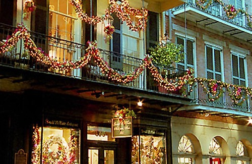 French Quarter Apartment | NOLA has ALL THE FESTIVITIES! SPACIOUS 1B/1B w/garage PARKING avail!