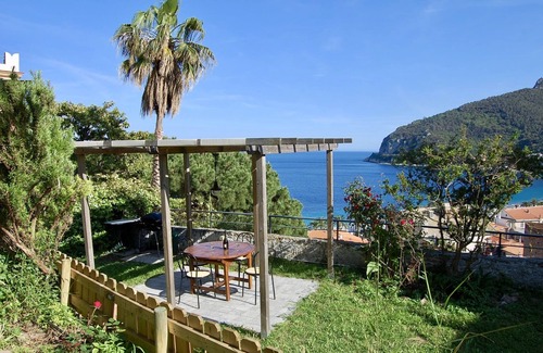 Noli Apartment | Noli:apartment, in the '800 villa, terrace and garden. overlooking the Gulf